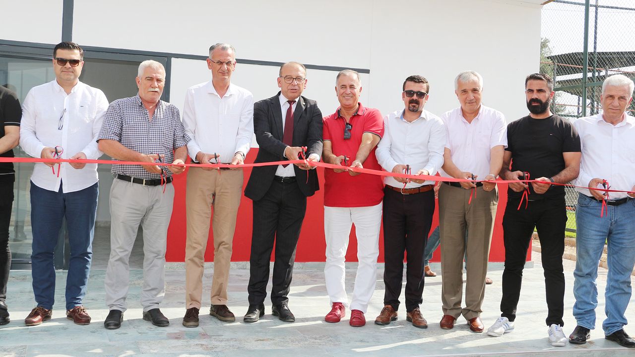 Turgutlu'da 4 spor tesisinin açılışı yapıldı
