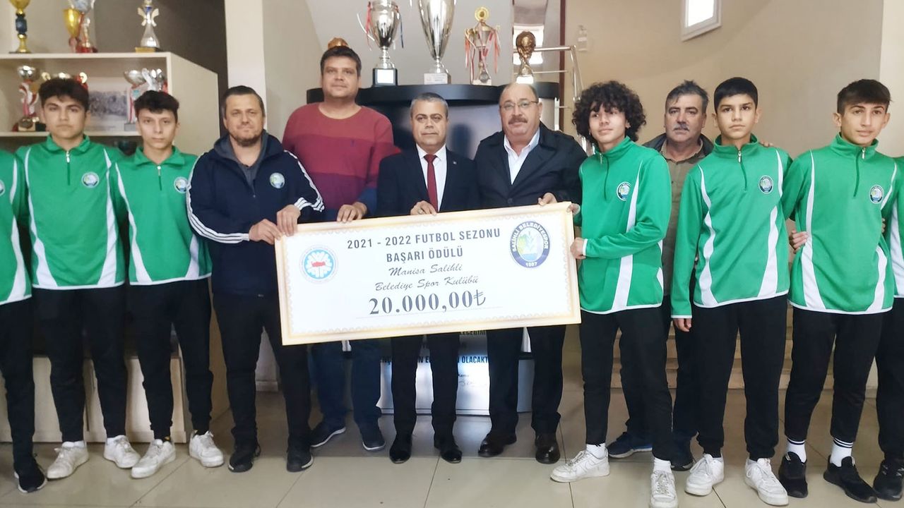 Salihli Belediyespor’a 20 bin liralık başarı ödülü
