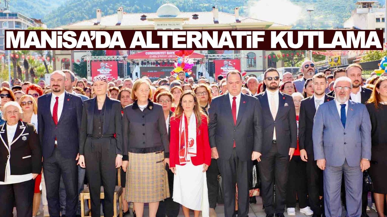CHP Manisa’dan alternatif 29 Ekim töreni… Atatürk Anıtı’na çelenk sundular