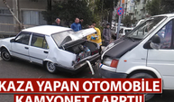 Kaza yapan otomobile kamyonet çarptı