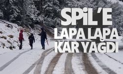 Spil Dağı’na mart ayında lapa lapa kar yağdı... İşte fotoğraflar