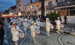 19 Mayıs coşkusu geceyi aydınlattı