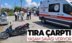 Tır ve motosiklet çarpıştı! Yaşam savaşı veriyor