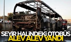 Seyir halindeki yolcu otobüsü küle döndü