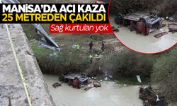 Manisa'da elim kaza... Otomobil Gediz Nehri'ne uçtu! 3 ölü