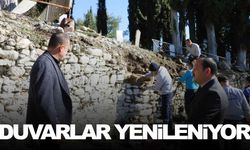 Gördes mezarlığının duvarları yenileniyor