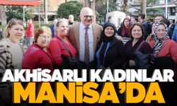 Akhisarlı kadınlar Manisa’yı gezdi… Başkan Ergün ile buluştu!