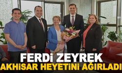 Başkan Zeyrek, Akhisar Heyetini makamında ağırladı