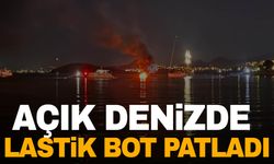 Açık denizde lastik bot patladı! Kaptan son anda denize atladı