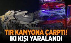 Manisa’da tır kamyona çarptı! Devrilen kamyonun sürücüsü kendi imkanlarıyla çıktı!