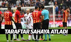 G.Saray - Kayserispor maçında taraftar sahaya atladı