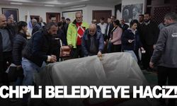 CHP’li belediyeye haciz şoku… Masa, sandalye, koltuk takımı…