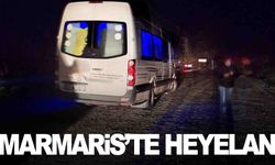 Marmaris'te heyelan araçları mahsur bıraktı