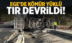 Ege’de kömür yüklü tır devrildi: Sürücü yaralandı