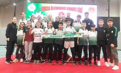 Manisa BBSK karate takımı Bursa’da 8 madalya kazandı