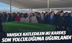 Boğazları kesilerek öldürülen iki kardeş son yolculuğuna uğurlandı