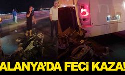 Kırmızı ışıkta bekleyen otobüse çarptı… Motosikletli can verdi