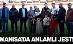 Manisa’da anlamlı jest… Şampiyonluk kupası hakemin oğluna hediye edildi