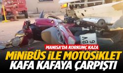 Manisa’da yürekleri ağza getiren kaza: Motosiklet minibüsün altında kaldı! Sürücü ölümden döndü…