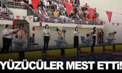 Minik yüzücülerden unutulmaz gösteri