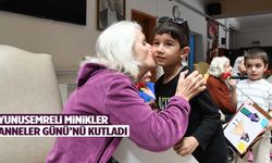 Yunusemreli minikler huzurevine neşe getirdi… Anneler Günü’nü kutladılar