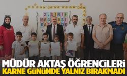Müdür Aktaş öğrencilerin karne sevincine ortak oldu