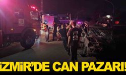 İzmir Foça’da kamyonet ile otomobil çarpıştı