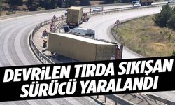 Kütahya’da kaza! Tır devrildi… Sürücü araçta sıkıştı