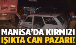 Manisa’da can pazarı! Otomobil tıra çarptı!