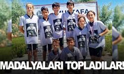 Akhisarlı bisikletçiler madalyaları topladı