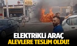 İzmir'de elektrikli araç alev alev yandı