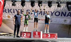 Akhisarlı Bisikletçiler Türkiye Şampiyonası’ndan derecelerle döndü