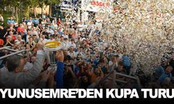 Şampiyon Yunusemre U17 takımı, Manisa’da şehir turu attı