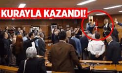 Belediye başkanı kurayla belirlendi! Belediye CHP’de kaldı…