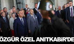 CHP kuruluşunu kutluyor… Özgür Özel Anıtkabir’de