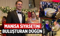 Manisa'da AK Parti camiasını buluşturan düğün!
