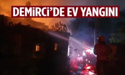 Demirci’de korkutan ev yangını! Mahalle seferber oldu