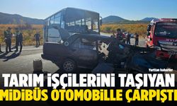 Midibüs ve otomobil çarpıştı: 3 ölü, 12 yaralı