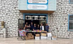 Öğrencilerden tedavi gören kediler için 2 bin kutu mama