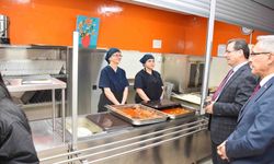 Kaymakam Güldoğan pansiyonda öğrencilerle yemek yedi