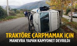 İzmir’de traktöre çarpmamak için manevra yapan kamyonet devrildi