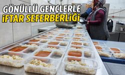 Gönüllü gençler Demirci’de iftar seferberliğine katıldı