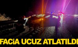 Manisa’da kontrolden çıkan otomobil refüje çarptı!