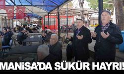 Yağan yağmurlara şükretmek için yemek dağıttılar!