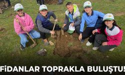 400 fidan toprakla buluştu!