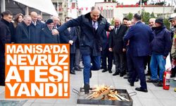 Manisa’da nevruz ateşi yakıldı… Protokol ateşten atladı!