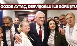 İYİ Partili Gözde Aytaç, Müsavat Dervişoğlu’nun İzmir programına katıldı