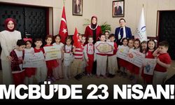 MCBÜ Rektörlüğü’nde 23 Nisan coşkusu: Minikler rektör koltuğuna oturdu