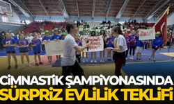 Cimnastik şampiyonasında sürpriz evlilik teklifi