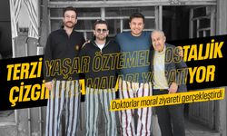 Nostaljik çizgili pijamaları yaşatmaya devam ediyor... Doktorlar moral ziyaretine gitti